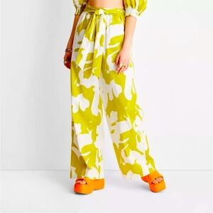 Future Collective with Alani Noelle Womens Plus Relaxed Wide Floral Wide- Pants